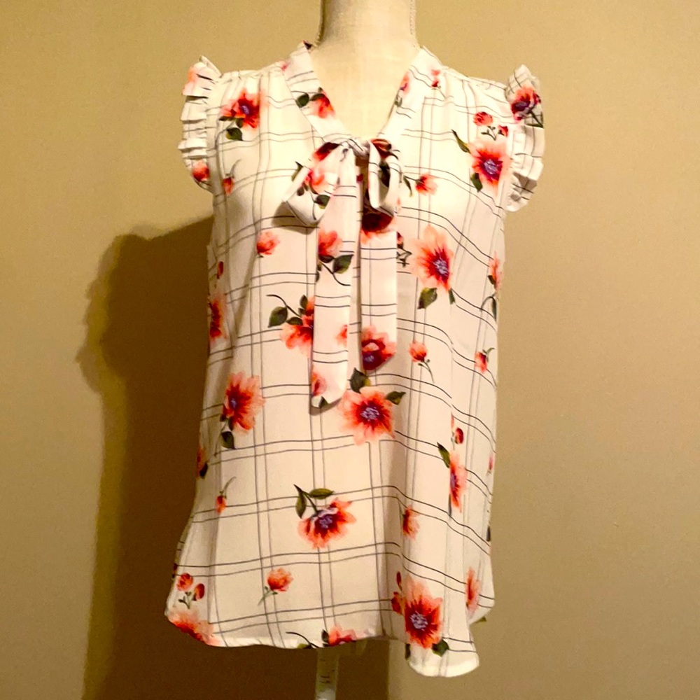 NBW Floral Ruffle Capsleeve Blouse